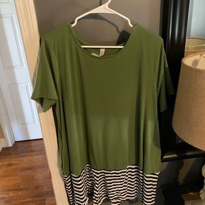Green Tunic w/ Pockets